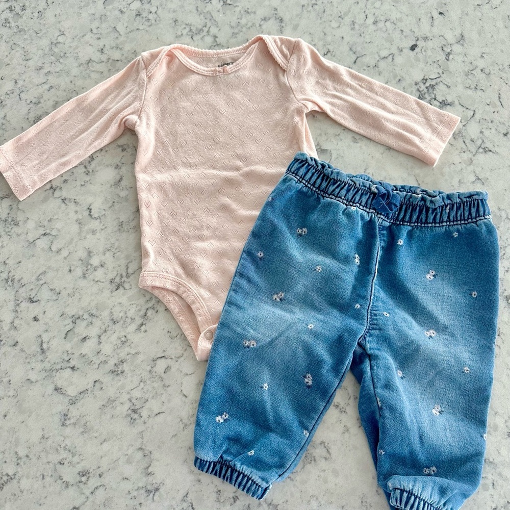 Baby Girl Carter’s bodysuit and jeans
